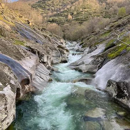 El Caserio De La Abuela Cabezuela Del Valle
